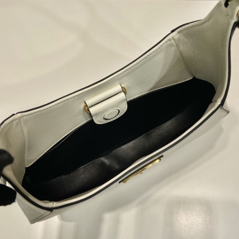 Pra*a cleo bags